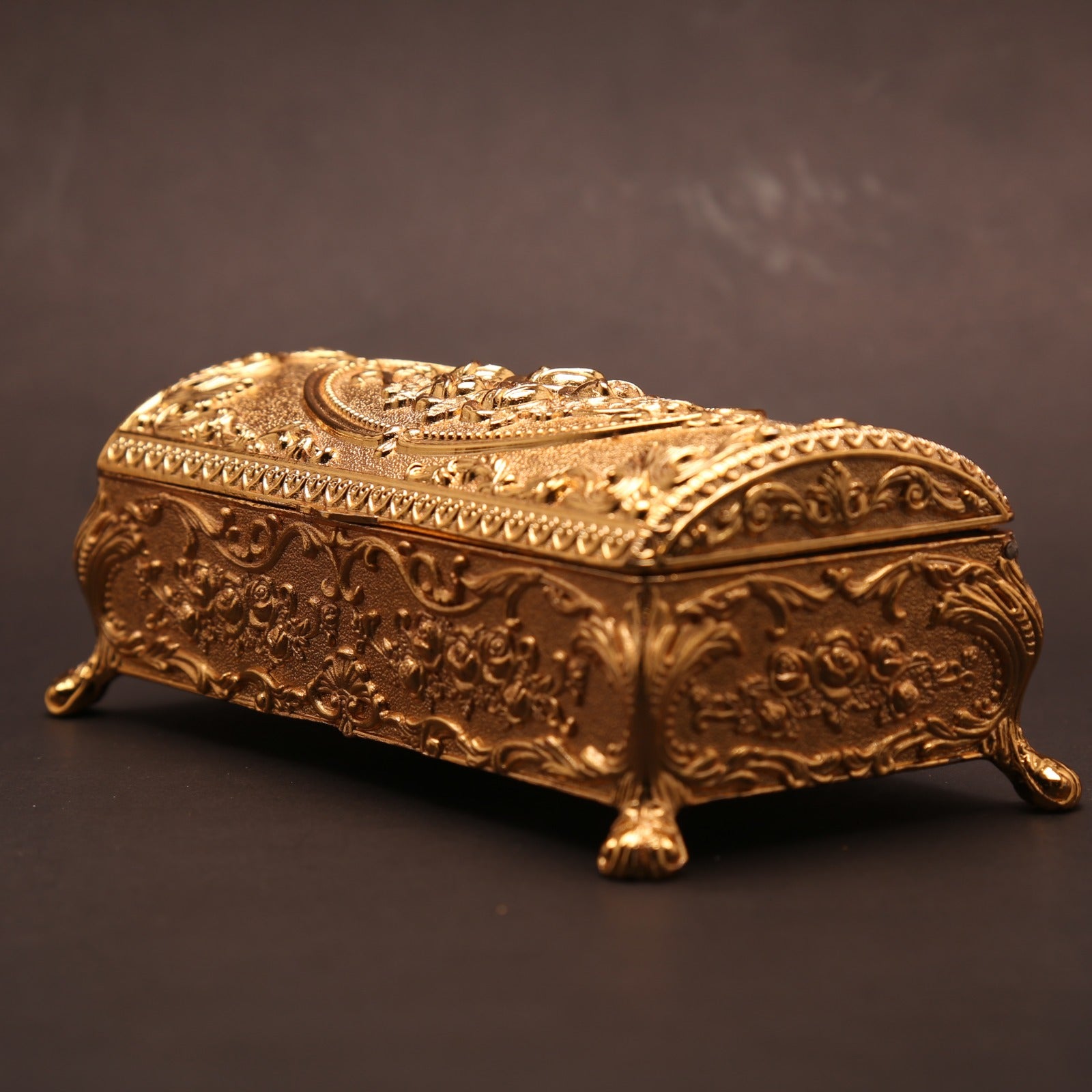 Pure Oudh Wood 20gm with Royal  Golden Box (Gift Set)