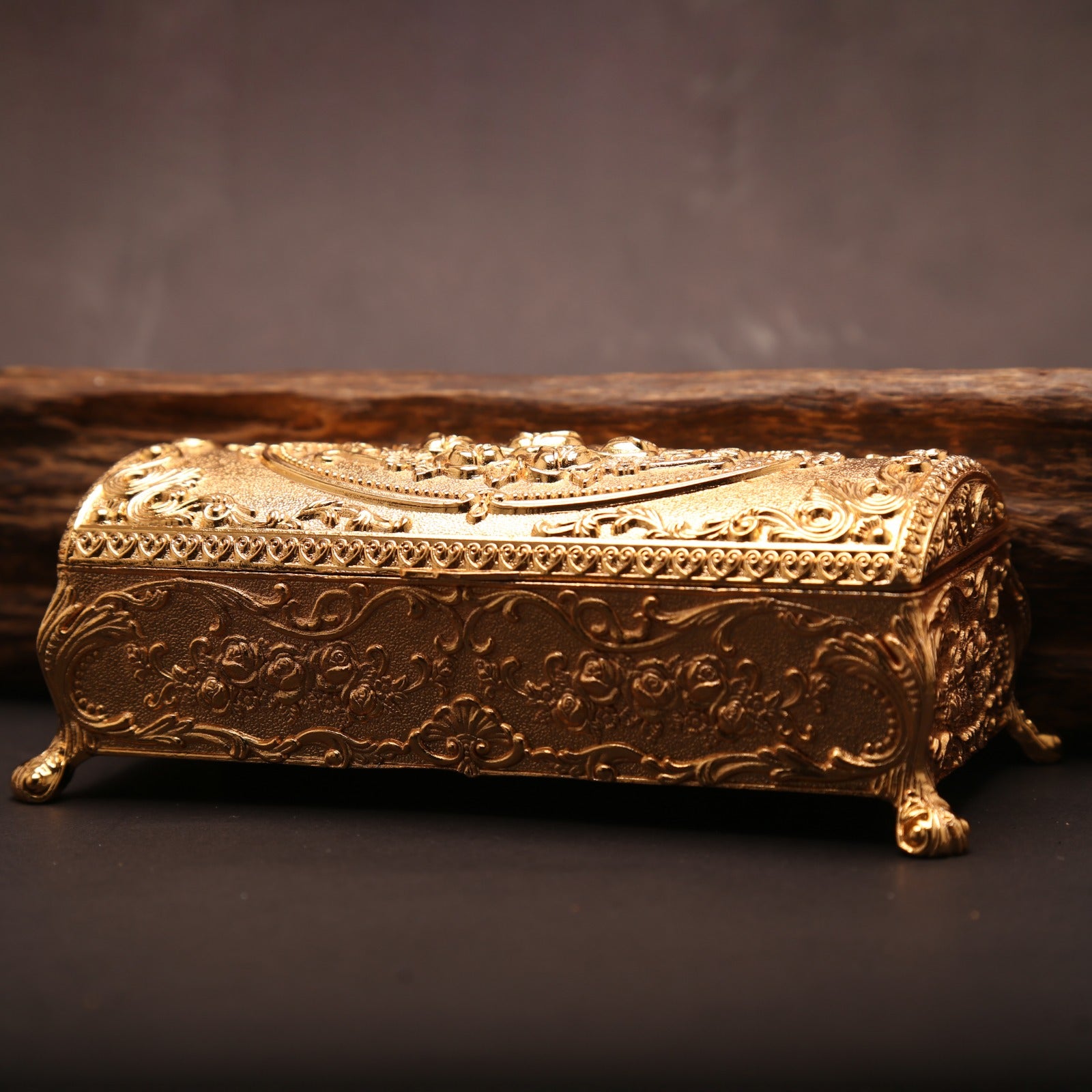 Pure Oudh Wood 20gm with Royal  Golden Box (Gift Set)